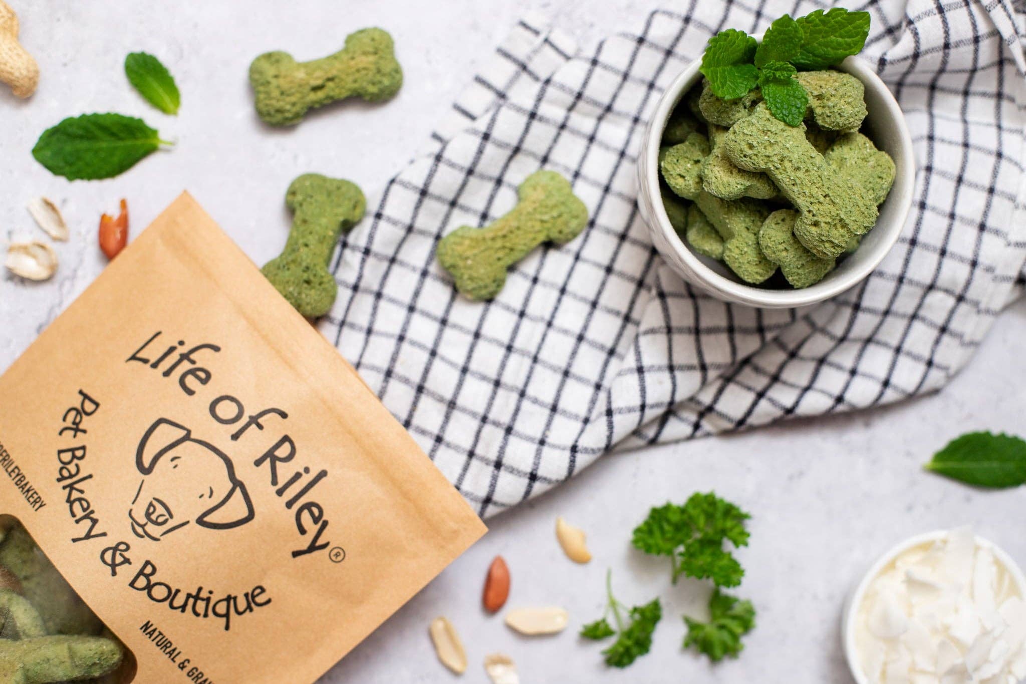 Nutritionist Approved Minty Breath Bones Dog Treats: Pouch (Single) - Recyclable