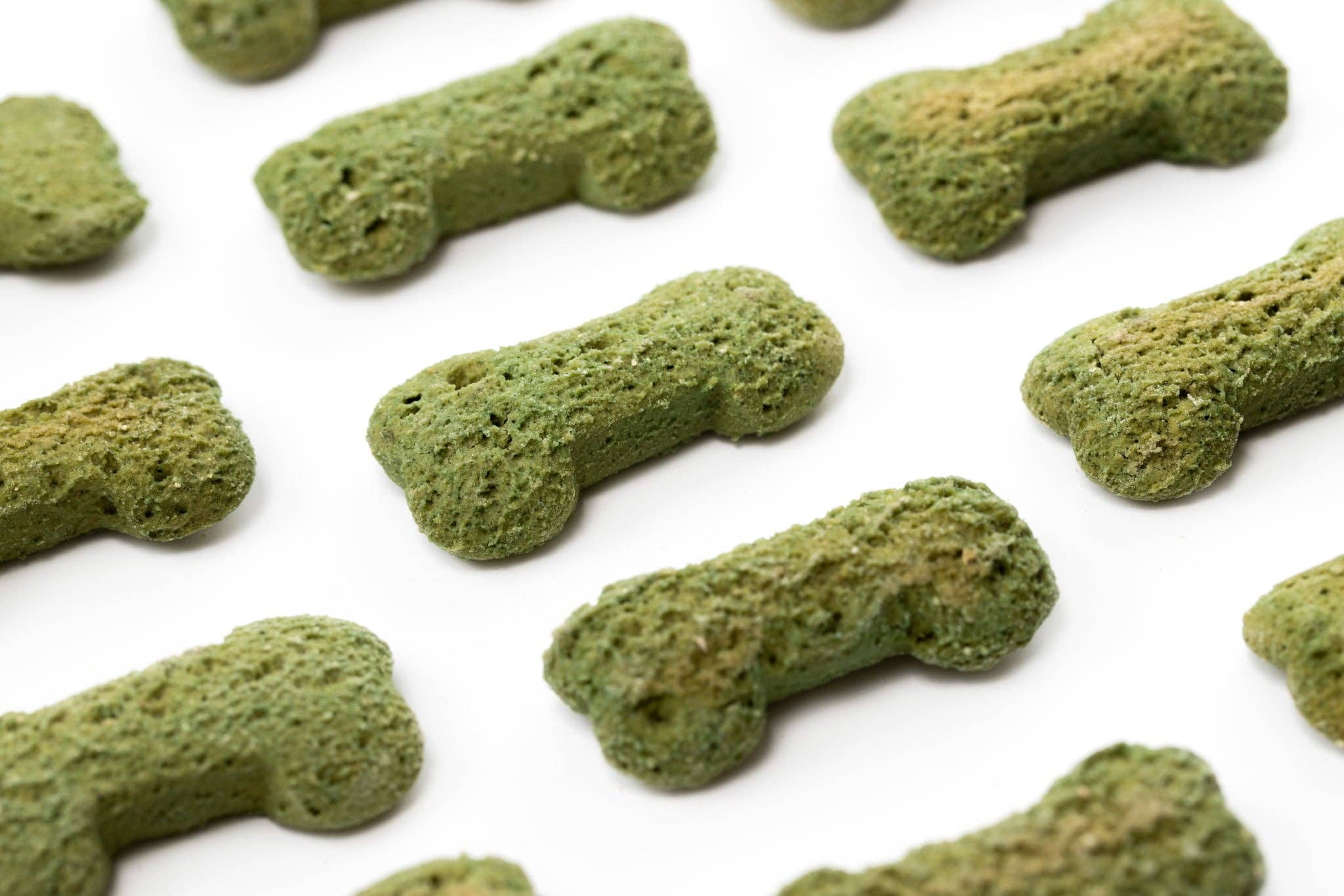 Nutritionist Approved Minty Breath Bones Dog Treats: Pouch (Single) - Recyclable