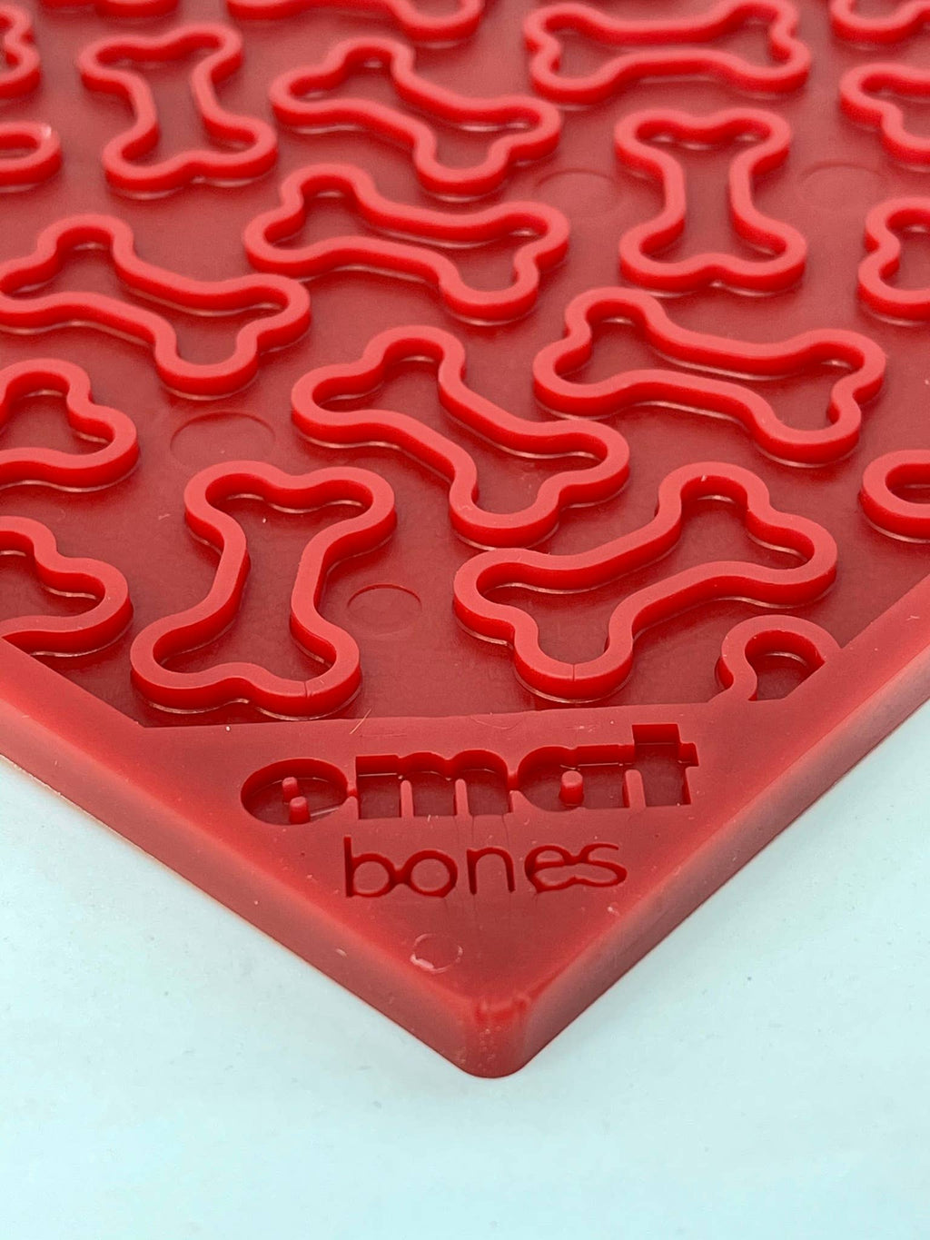 Bones Design Emat Enrichment Licking Mat: Red Bones E-mat